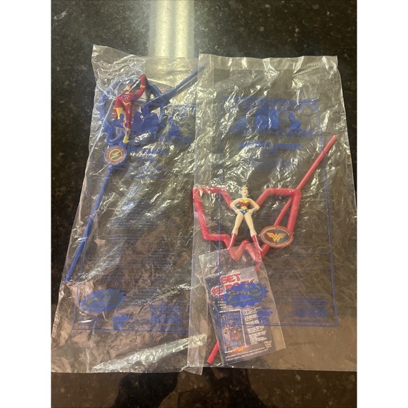 Lot‎ of 2 DC Comics The Flash plastic drinking straws Subway Wonder Woman 2002 - Picture 1 of 6
